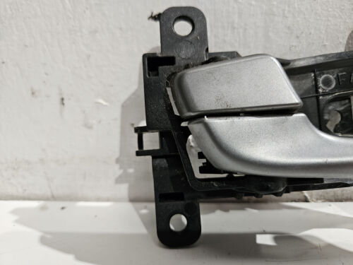 HYUNDAI KONA EV DOOR HANDLE  INTERIOR FRONT LEFT 2018-2023