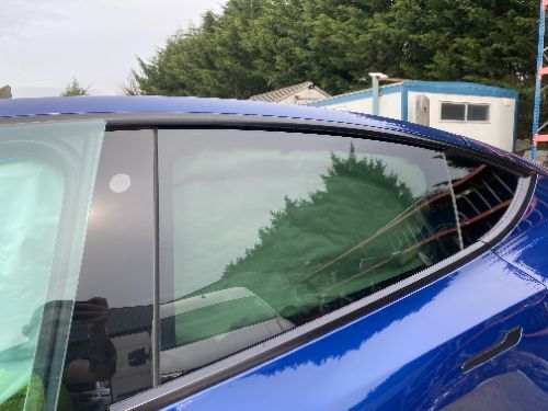 TESLA MODEL Y DOOR GLASS WINDOW REAR LEFT 2021-2024