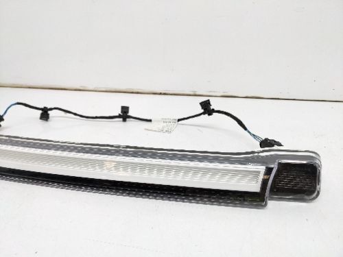 VOLKSWAGEN ID7 FRONT BUMPER DRL LIGHT RIGHT 2023-2025
