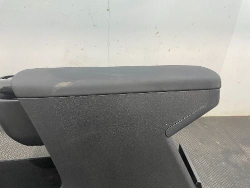 VOLVO EX30 CENTRE CONSOLE 2023-2025