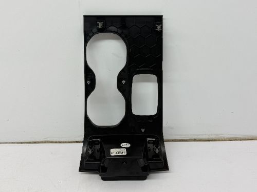 VOLVO XC40 GEAR SHIFTER SURROUND TRIM 2021-2024