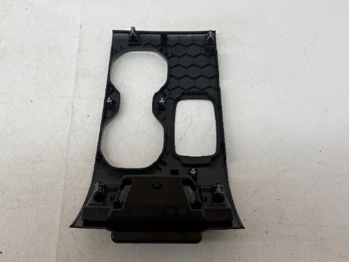 VOLVO XC40 GEAR SHIFTER SURROUND TRIM 2021-2024