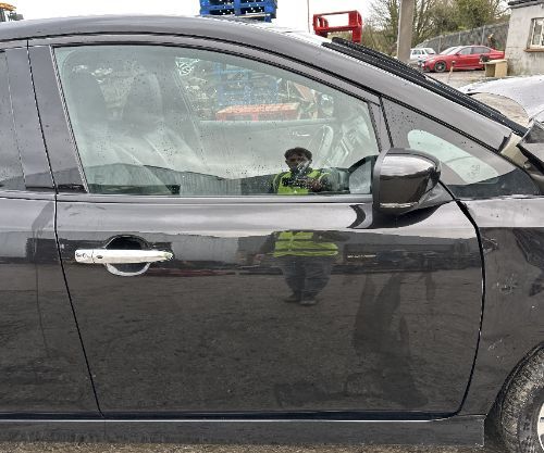 NISSAN LEAF DOOR COMPLETE FRONT RIGHT BLACK 2018-2024