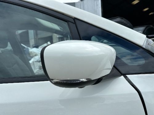 NISSAN LEAF DOOR WING MIRROR RIGHT WHITE 326 FOLD CAMERA BLIND SPOT 2017-2024
