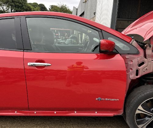 NISSAN LEAF ZE1 DOOR FRONT RIGHT COMPLETE RED Z10 2017-2024 NO MIRROR