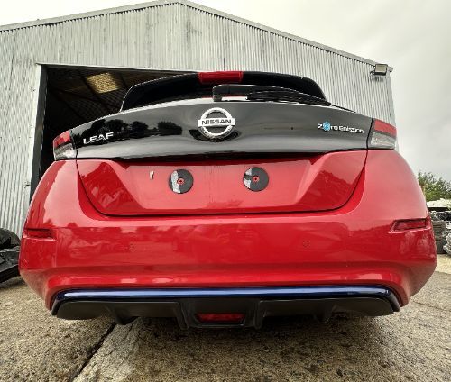 NISSAN LEAF TEKNA BUMPER REAR COMPLETE RED Z10 2018-2024