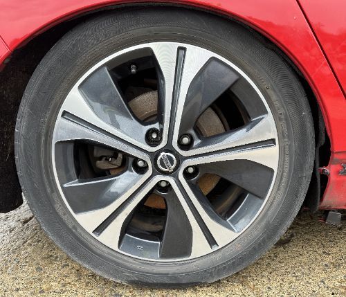 NISSAN LEAF ALLOY WHEEL & TYRE GREY DIAMOND CUT 215/50/17 2017-2024