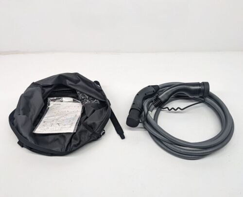 BMW iX3 G08 TYPE 2 CHARGING CABLE & BAG 2020-2024  / 9494458