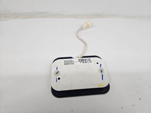 TESLA MODEL S  REAR SEAT PRESSURE PLATE 2016-2021