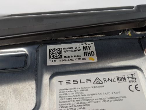 TESLA MODEL Y AUTOPILOT MEDIA UNIT 2021-2024
