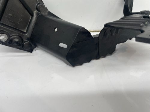 VOLVO C40 EV COOLING SYSTEM BATTERY BRACKET 2022-2024