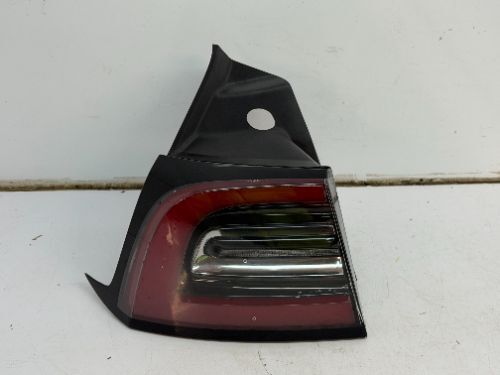 TESLA MODEL 3 REAR LEFT OUTER TAIL LIGHT *4 PIN* 2019-2023