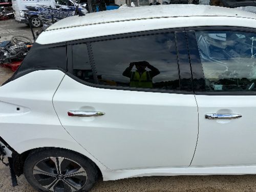 NISSAN LEAF ZE1 DOOR REAR RIGHT COMPLETE WHITE 326 2017-2024