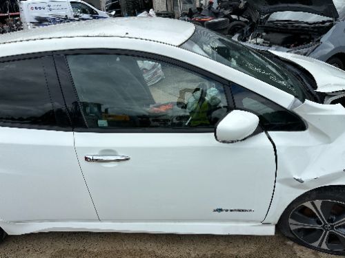 NISSAN LEAF ZE1 DOOR FRONT RIGHT COMPLETE WHITE 326 2017-2024 NO MIRROR