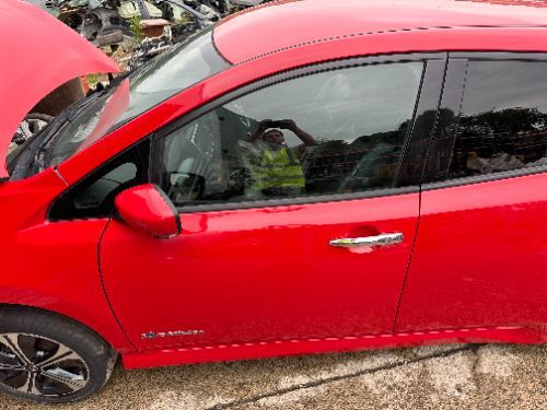 NISSAN LEAF ZE1 DOOR FRONT LEFT COMPLETE RED Z10 2017-2024 NO MIRROR