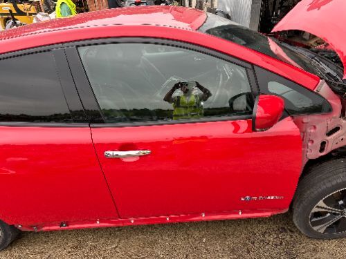NISSAN LEAF ZE1 DOOR FRONT RIGHT COMPLETE RED Z10 2017-2024 NO MIRROR