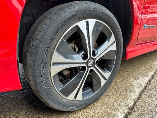 NISSAN LEAF ALLOY WHEEL & TYRE GREY DIAMOND CUT 215/50/17 2017-2024