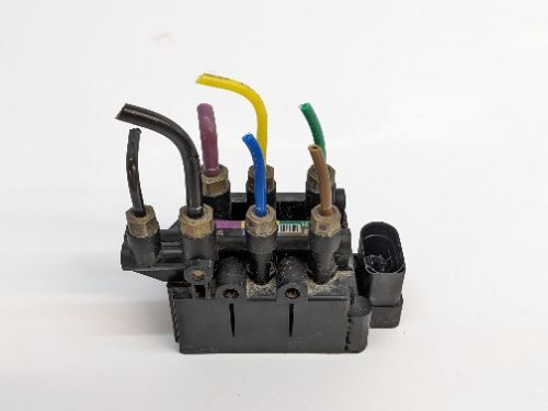 TESLA MODEL S / X AIR SUSPENSION CONTROL VALVE 2016-2021